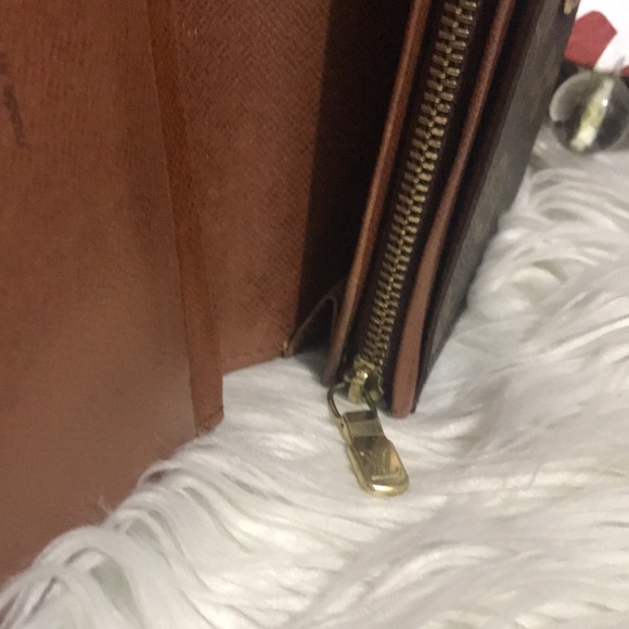 🚨SOLD🚨Authentic Louis Vuitton Monogram Tresor - Picture 5 of 16